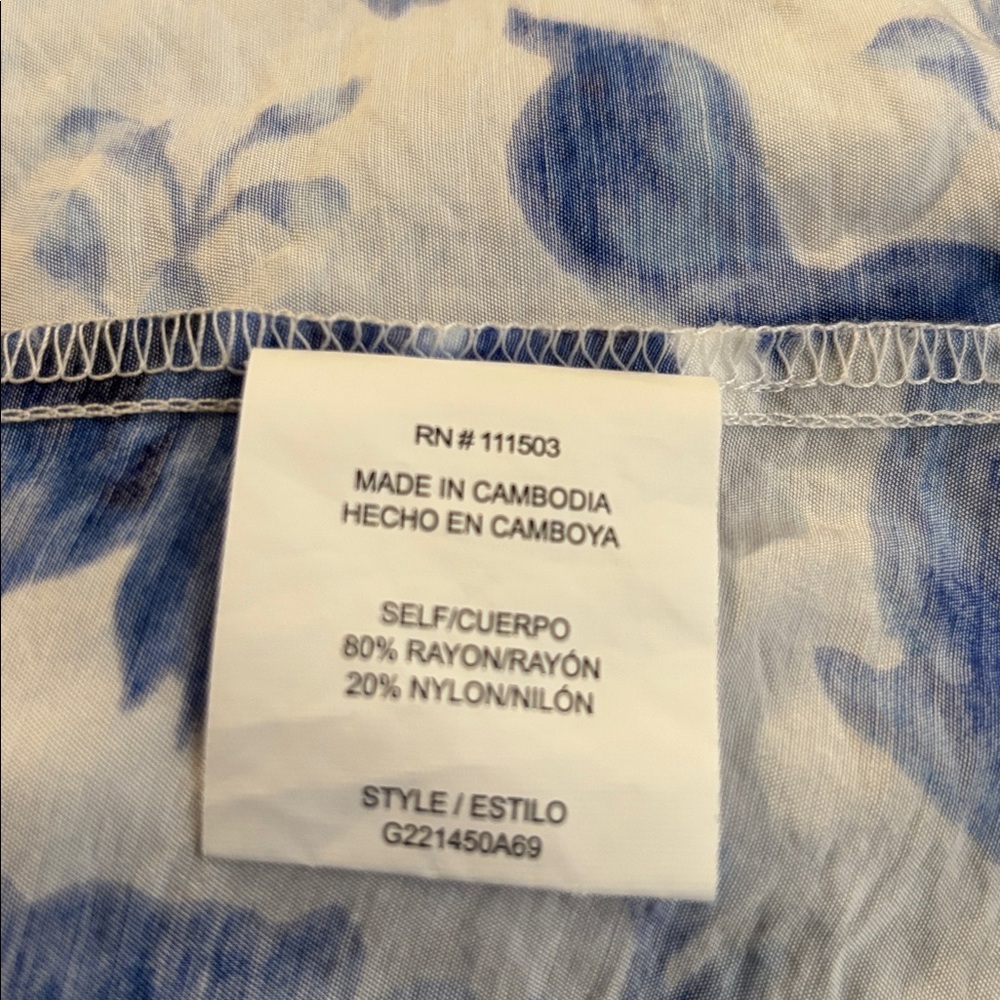 Sara Michelle White and Blue Floral Button-Down Shirt - Picture 6 of 6